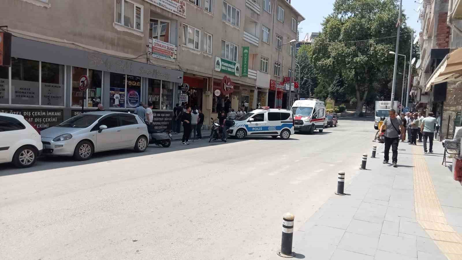 BİM mağaza m&uuml;d&uuml;r&uuml; kendi cezasını kendi kesti
