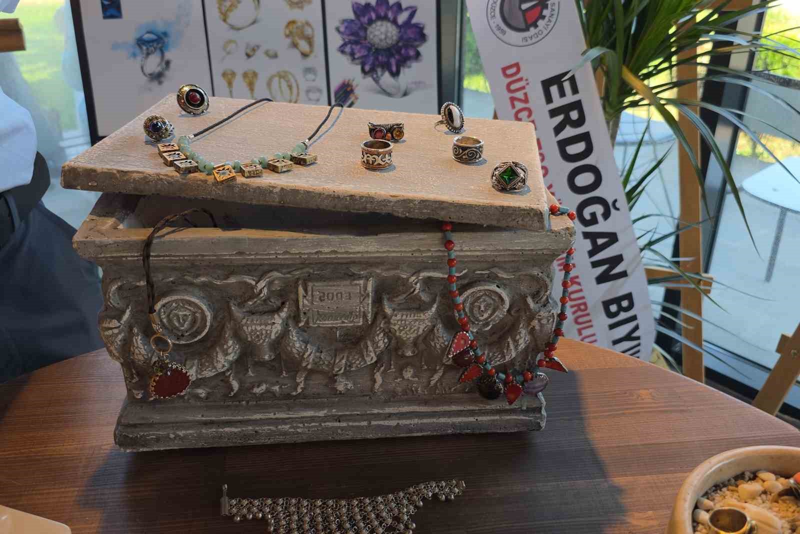 El Sanatları Eğitim Merkezi sergisi Konuralp Antik Kenti temasıyla a&ccedil;ıldı
