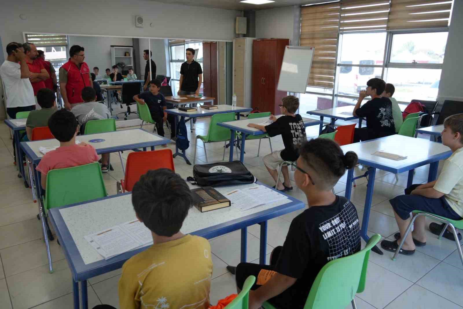 D&uuml;zce&rsquo;de &ccedil;ocuklar yaz tatilini dolu dolu ge&ccedil;iriyor
