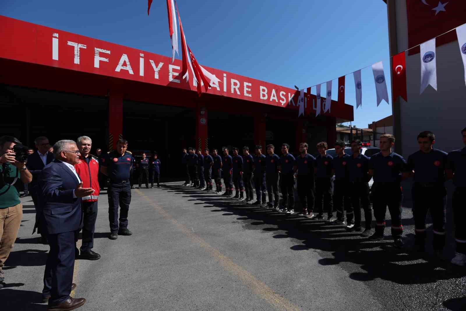 Başkan Büyükkılıç’tan geleceğin itfaiyecilerine altın nasihatler
