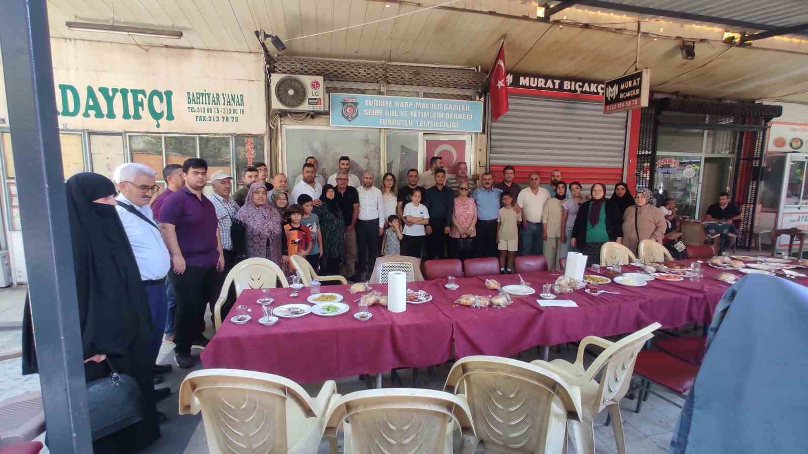 Turgutlu’da şehit aileleri ve gaziler kahvaltı programında buluştu