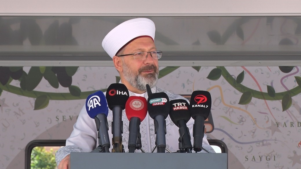 Diyanet İşleri Başkanı Erbaş: "Gezici Mobil Kur&rsquo;an Kursumuzu hayata ge&ccedil;iriyoruz"
