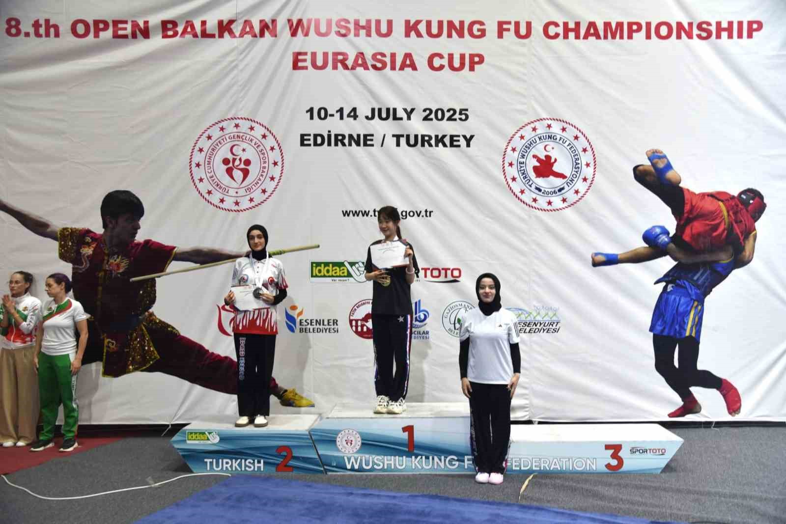 Sakarya Büyükşehir’in ‘wushu kung fu’ takımından tarihi başarı