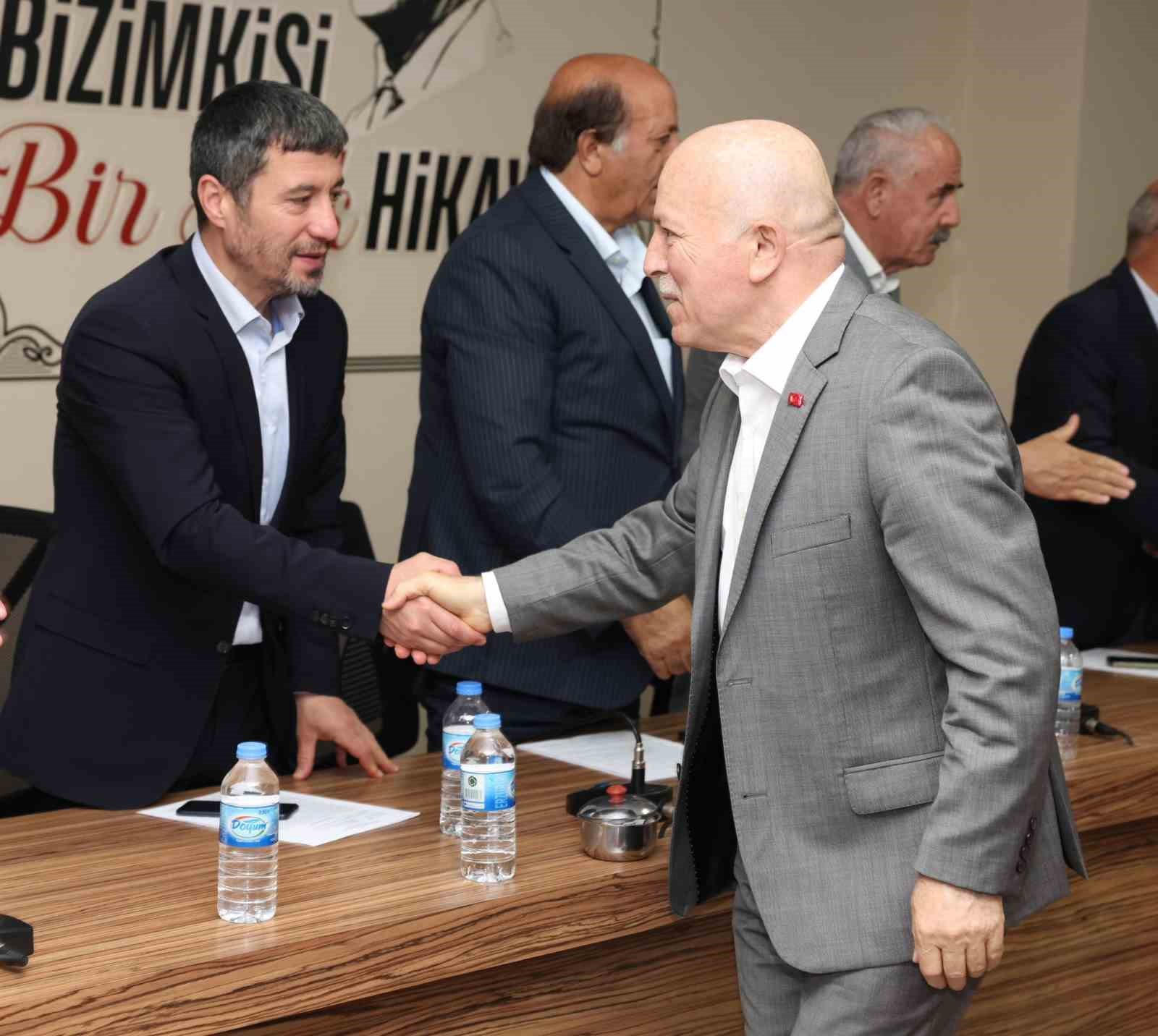 AK Parti Grubu, Küçükoğlu ve Sekmen ile bir araya geldi