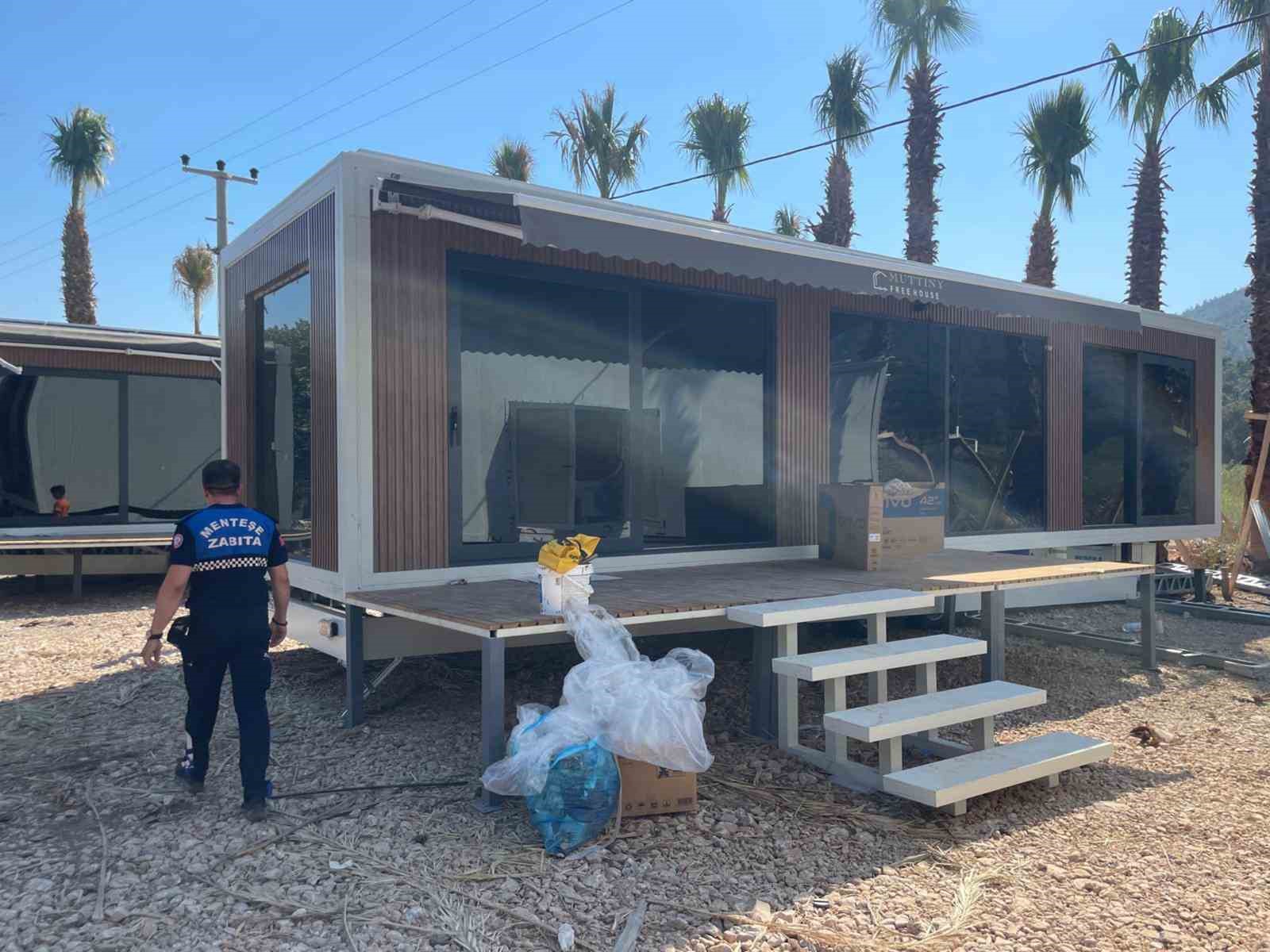 Menteşe Belediyesi Akbük’te 11 Tiny House’u mühürledi