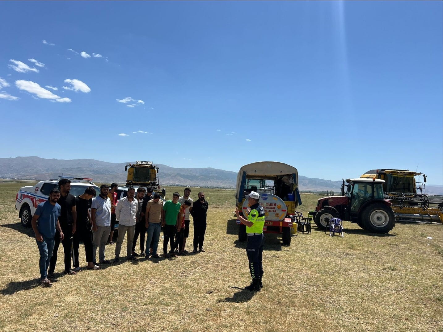 Muş’ta traktör ve biçerdöverler denetlendi