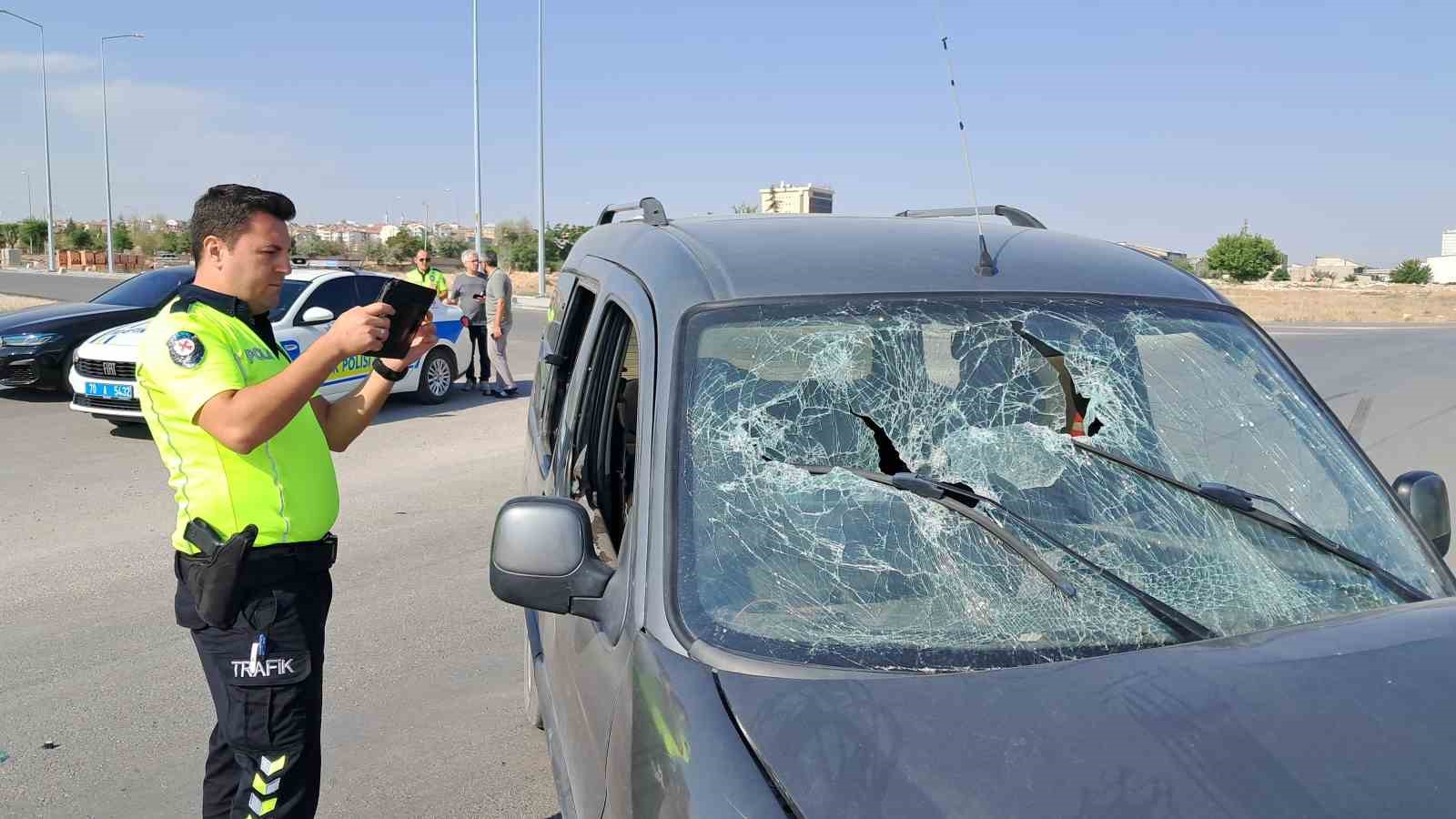 Karaman’da otomobille hafif ticari araç çarpıştı: 1 yaralı