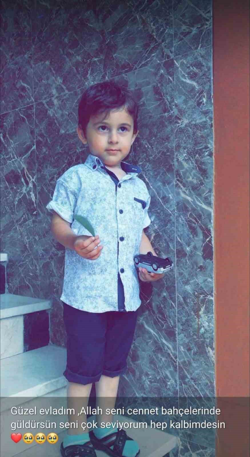 Çekmeköy’de demir kapının üzerine devrildiği 10 yaşındaki çocuk hayatını kaybetti