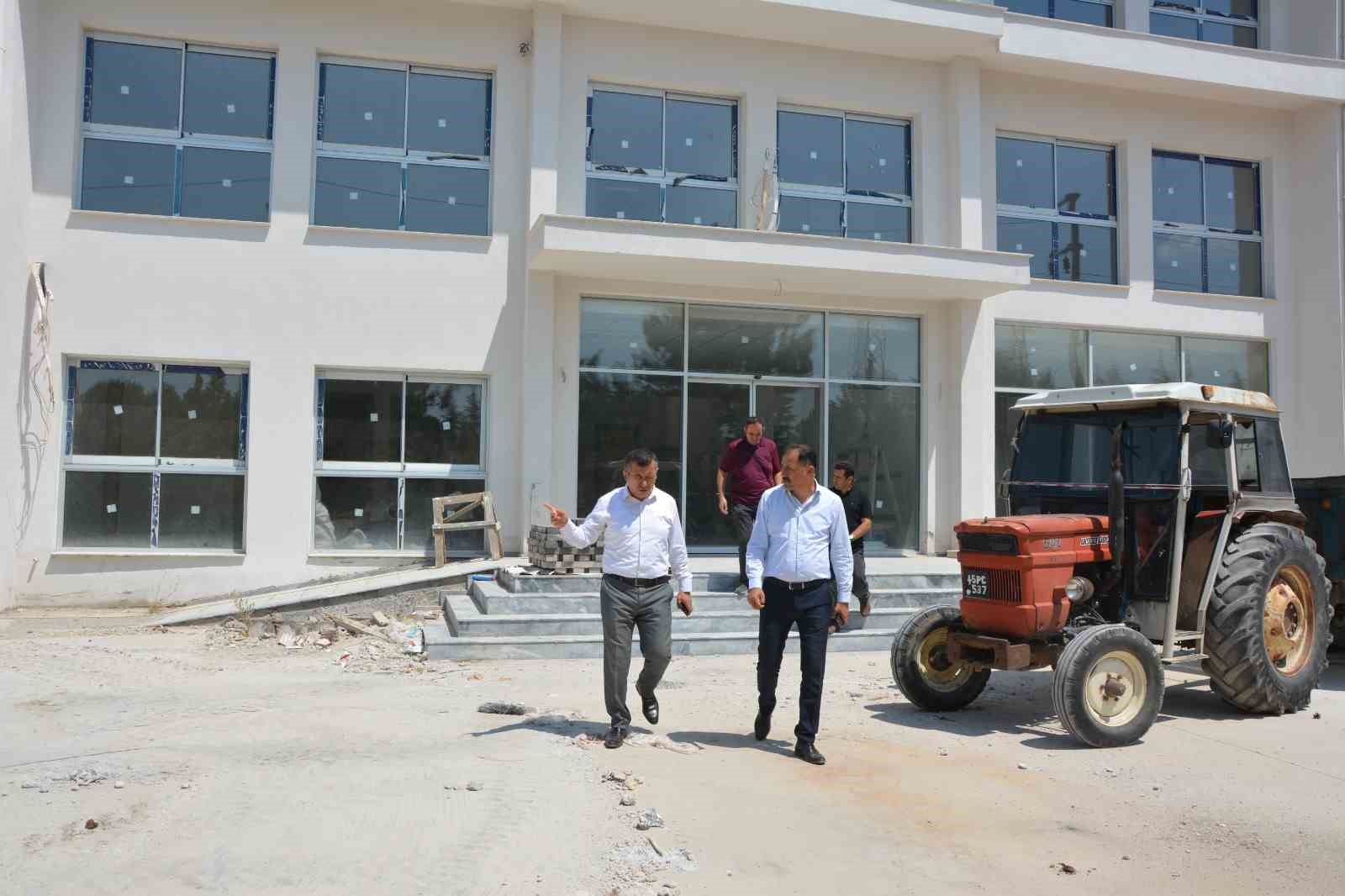 Demirci’deki yatırımlara yakın takip