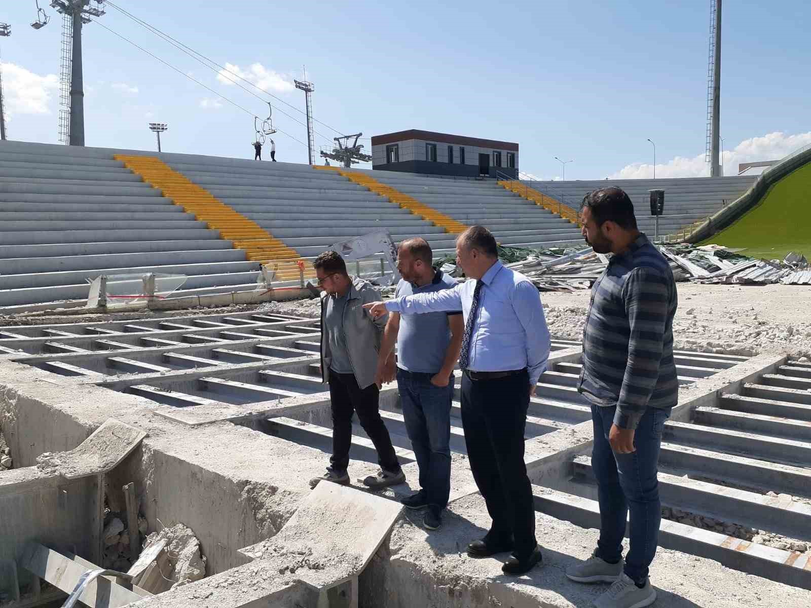 Atlama kulelerinde tadilat &ccedil;alışmaları devam ediyor
