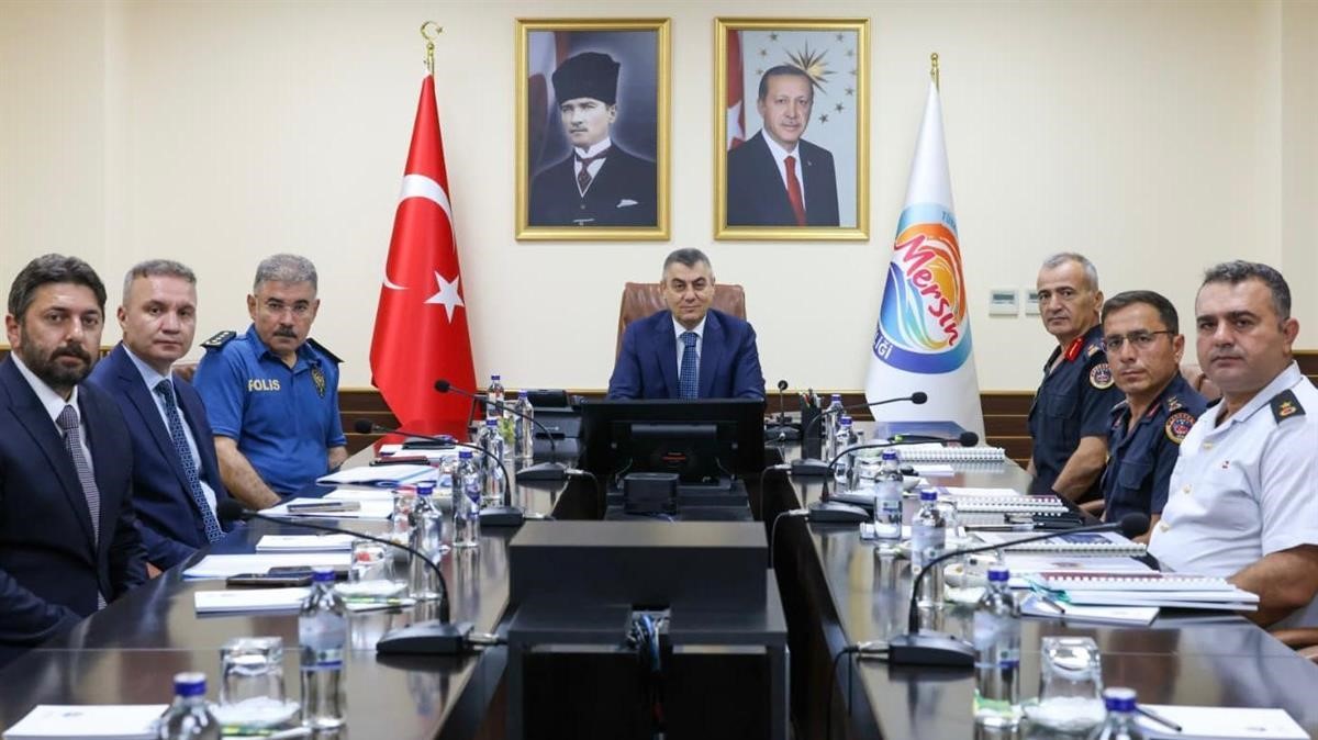 Mersin’de Asayiş Değerlendirme Toplantısı, Vali Toros başkanlığında yapıldı