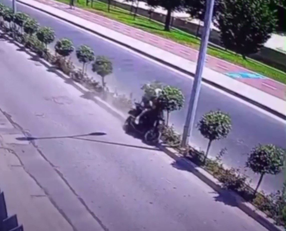 Sarıyer’de tek tekerlek şovu faciayla bitti: Genç sürücü hayatını kaybetti, arkadaşı ağır yaralandı