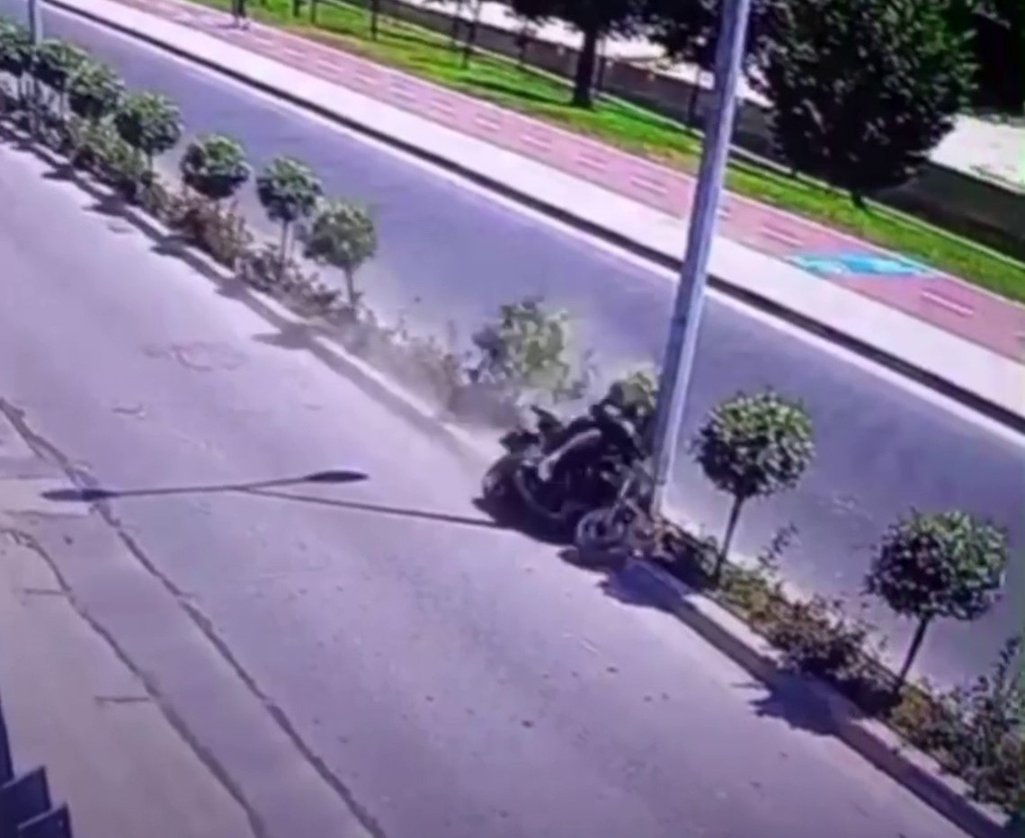 Sarıyer’de tek tekerlek şovu faciayla bitti: Genç sürücü hayatını kaybetti, arkadaşı ağır yaralandı