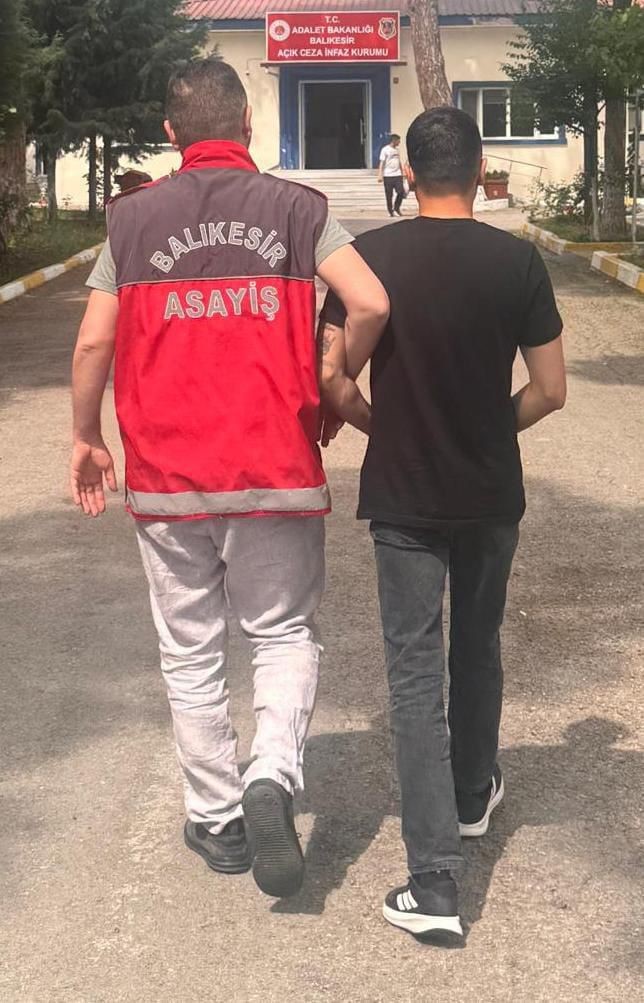 Balıkesir&rsquo;de hapis cezası bulanan 14 şahıs yakalandı
