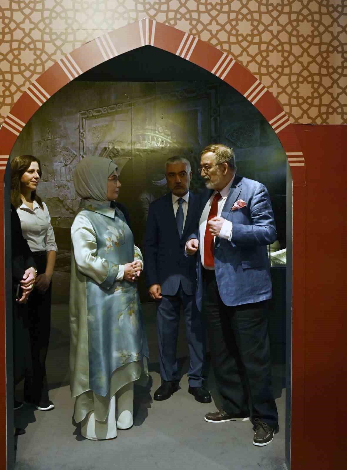 Emine Erdoğan Anadolu Sel&ccedil;ukluları Sergisi&rsquo;ni ziyaret etti
