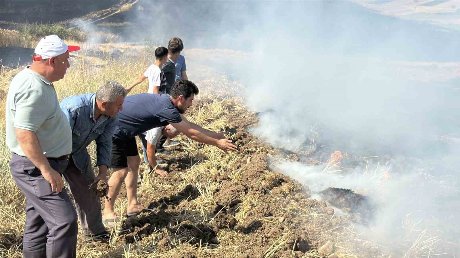 Tokat’ta buğday tarlasında çıkan yangın 2 bin dönüm araziyi kül etti
