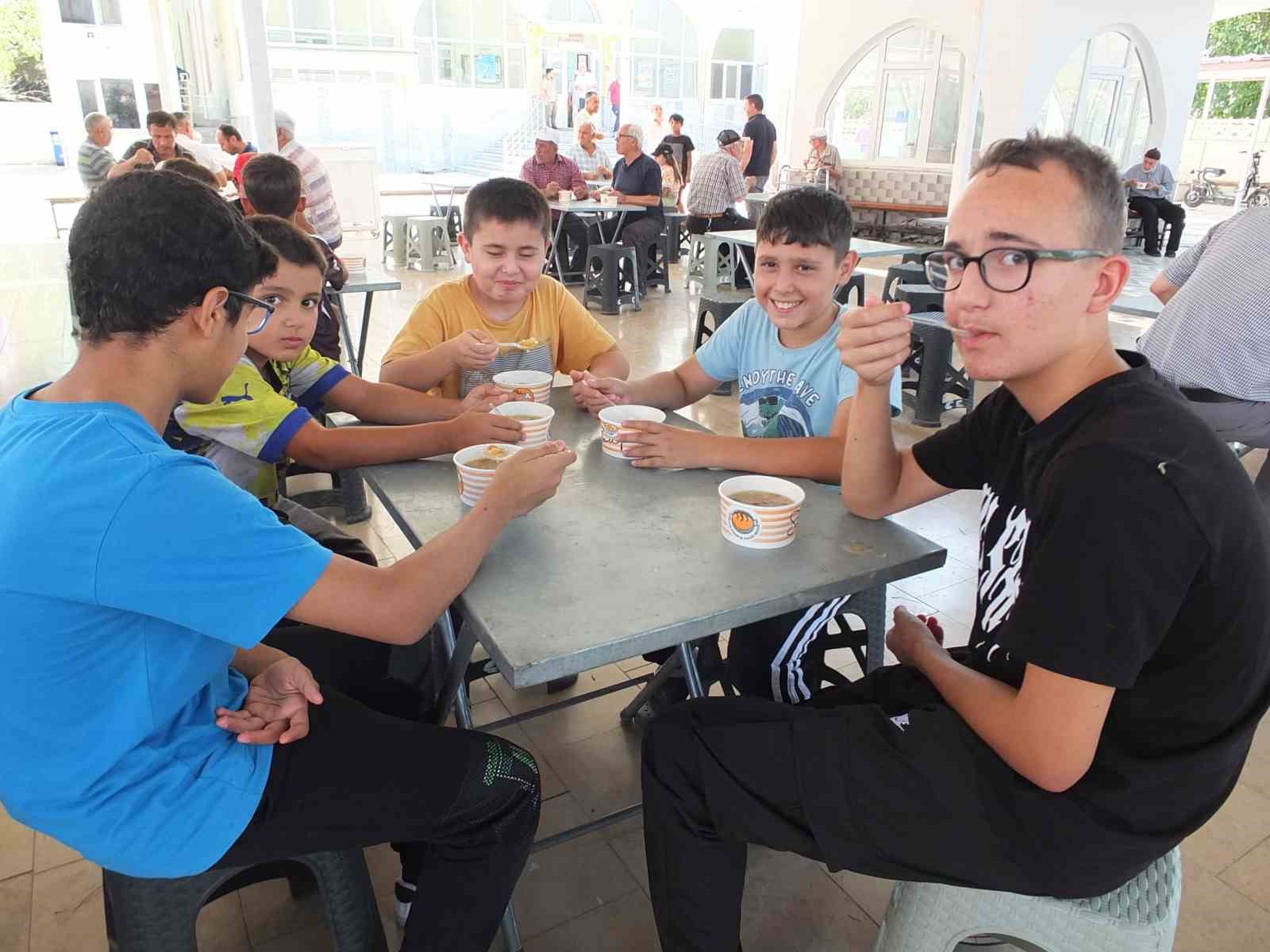 Balıkesir’de aşure geleneği devam ediyor