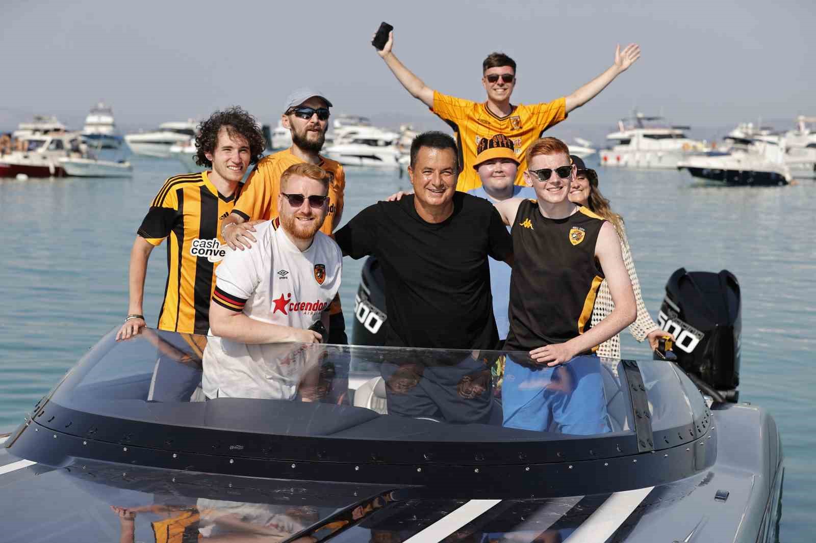 Acun Ilıcalı&rsquo;dan İngiliz taraftarlara T&uuml;rkiye turu
