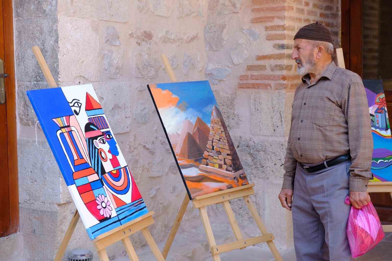 Öğrencilerin özgün çalışmaları Gökmedrese’de sergileniyor