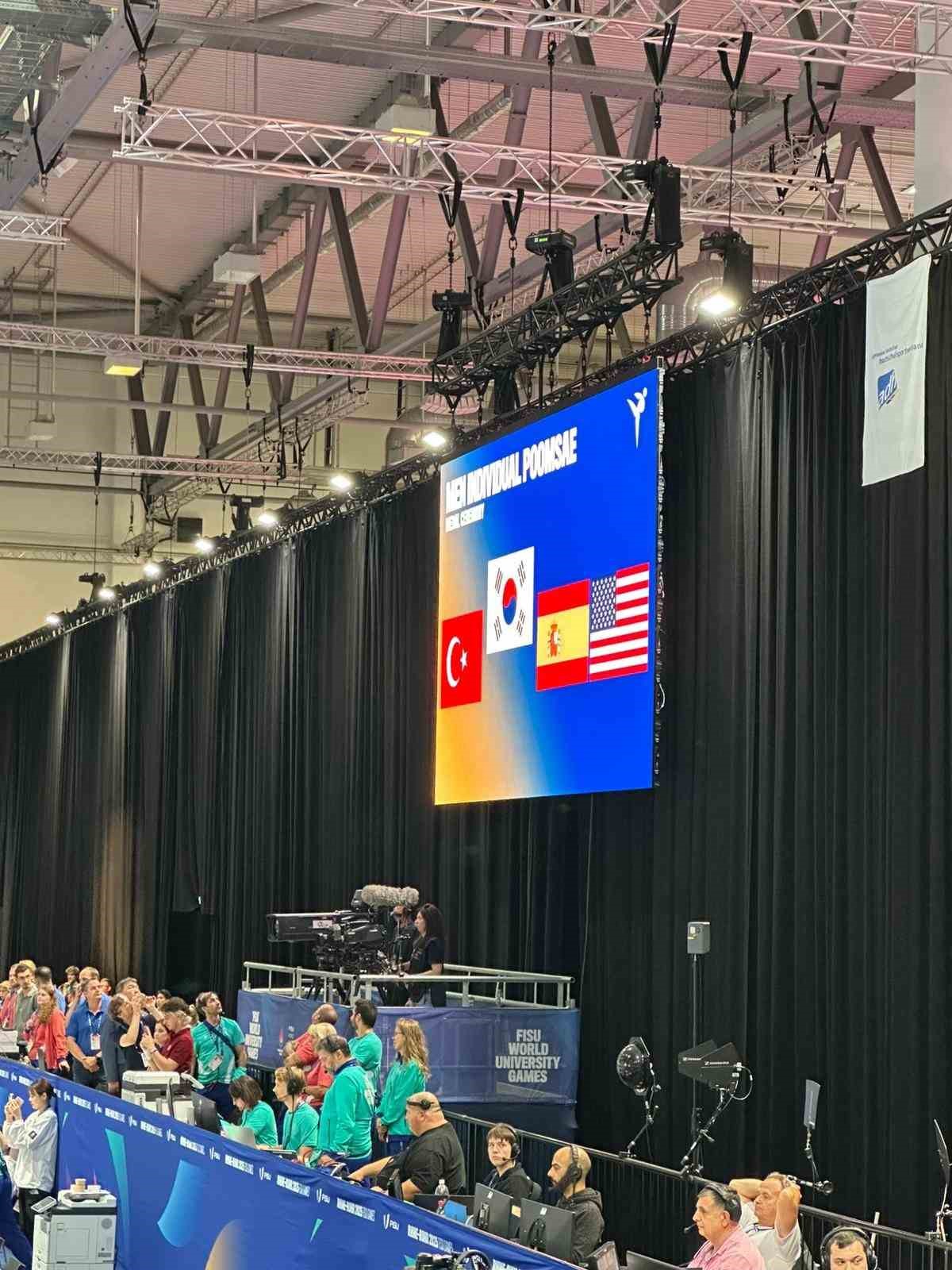 Muhammed Emir Yılmaz&rsquo;dan g&uuml;m&uuml;ş madalya
