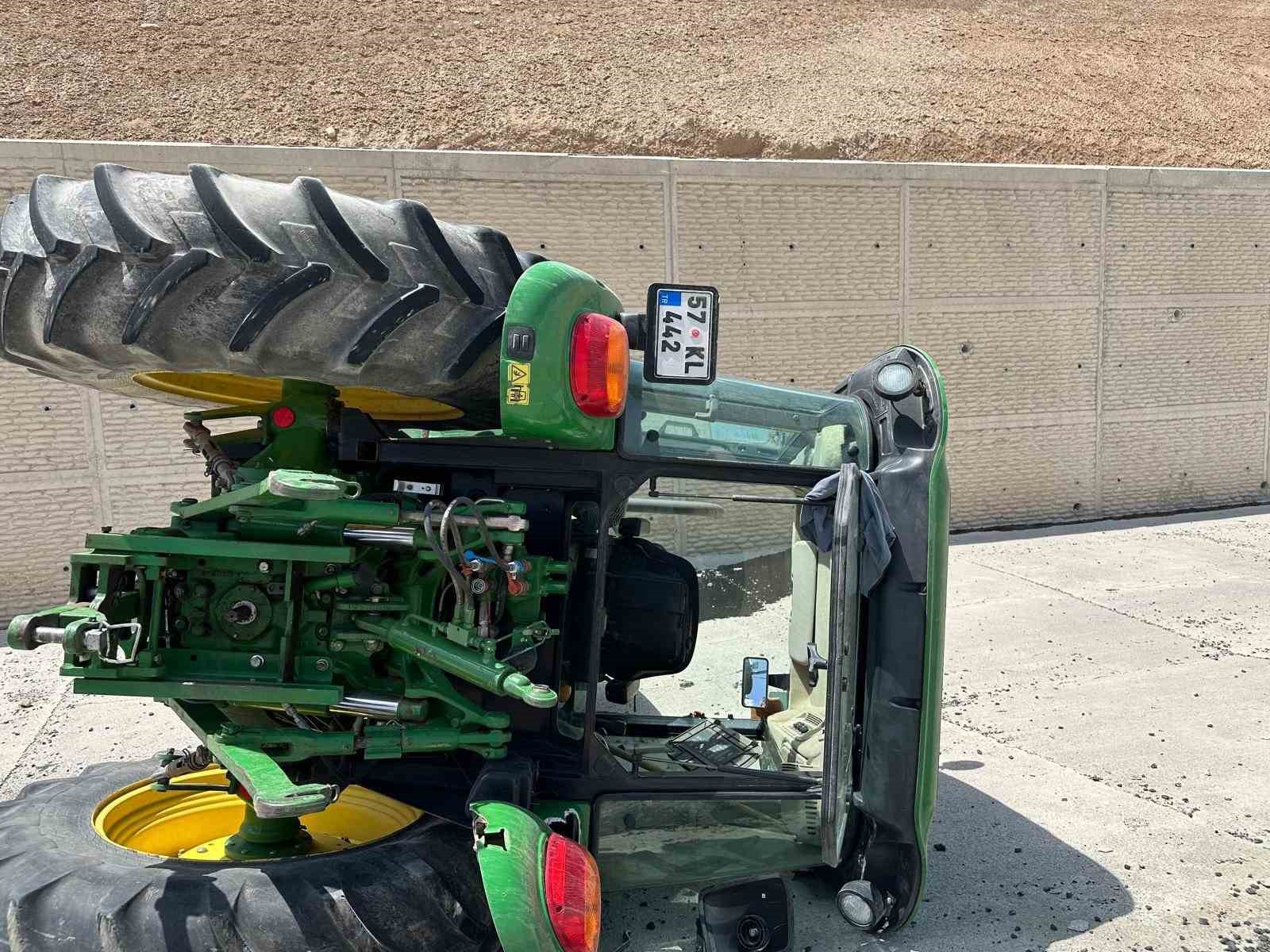 Malazgirt’te traktör takla attı: 1 yaralı