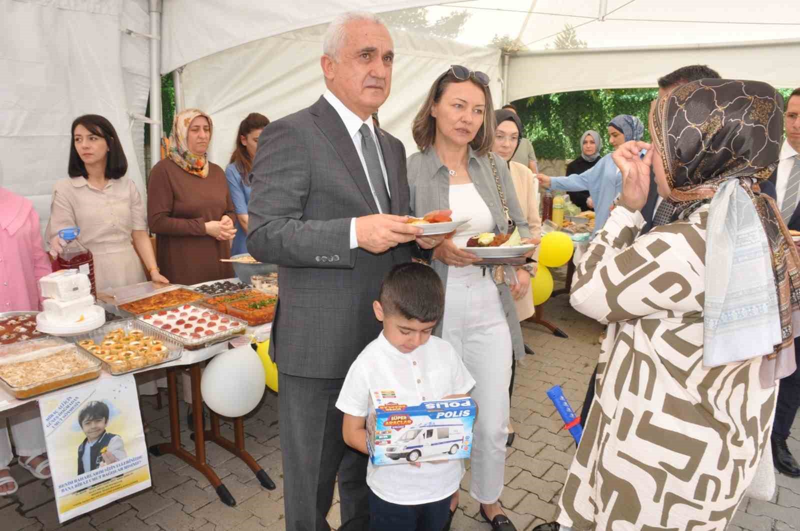 Muş Adliyesinde Mira&ccedil; Ali i&ccedil;in umut standı kuruldu
