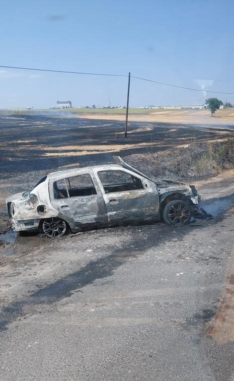 Tekirdağ&rsquo;da seyir halindeki otomobil &ccedil;ıkan yangında hurdaya d&ouml;nd&uuml;
