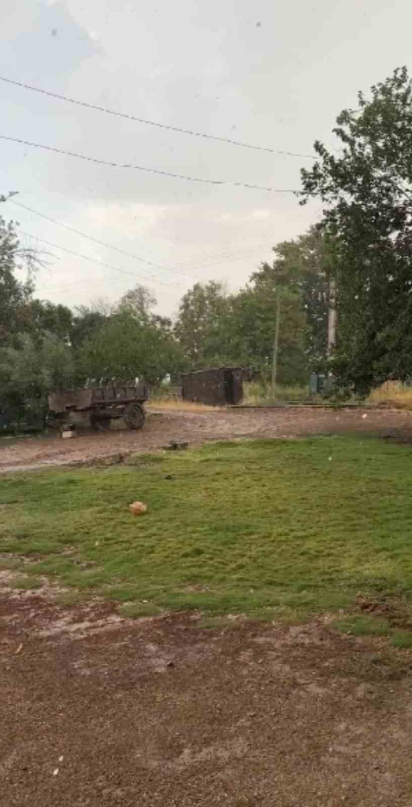 Şanlıurfa’da yaz ortasında sağanak şaşırttı