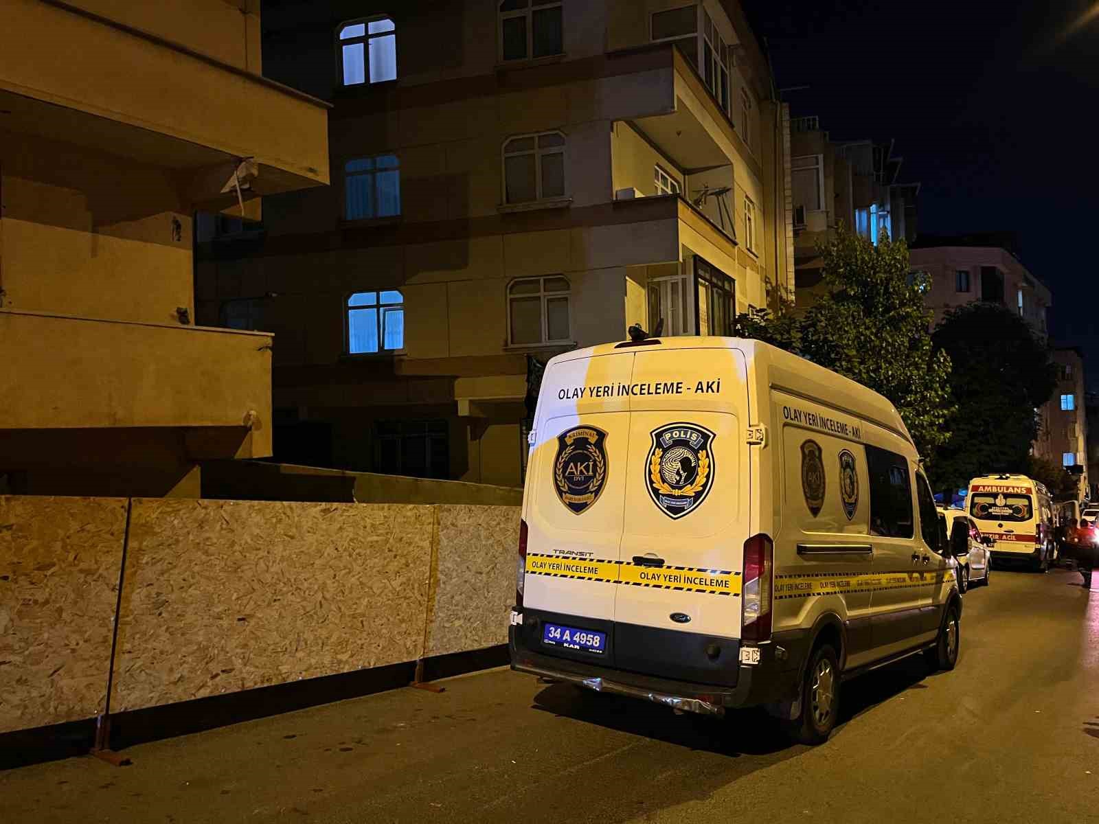Küçükçekmece’de bir genç evinde ölü bulundu
