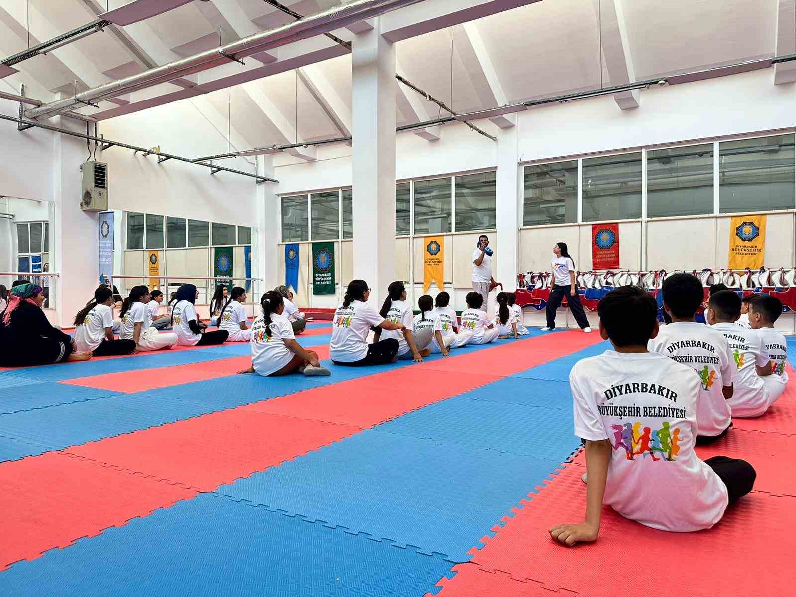 Yaz Spor Okulları, 5 bin 850 çocuğun katılımıyla başladı
