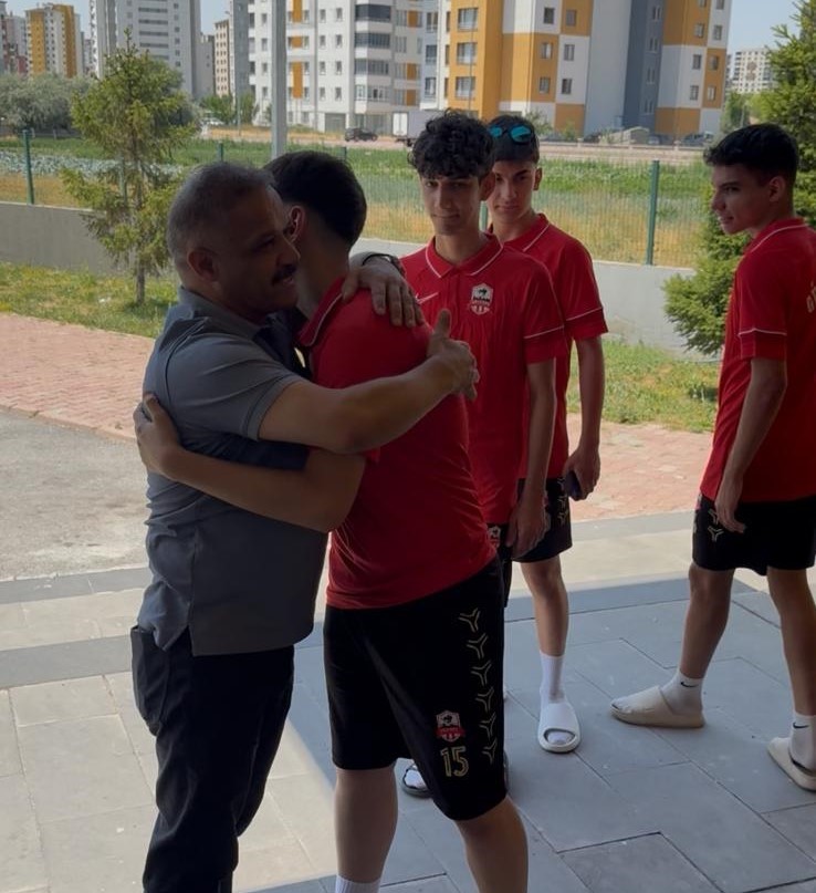 AKİB Başkanı Hızar’dan vefa örneği