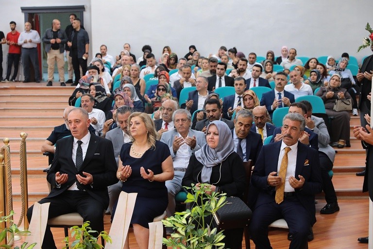 Erzincan İl Jandarma Komutanı Veysel Yanık’ın kızı dünya evine girdi