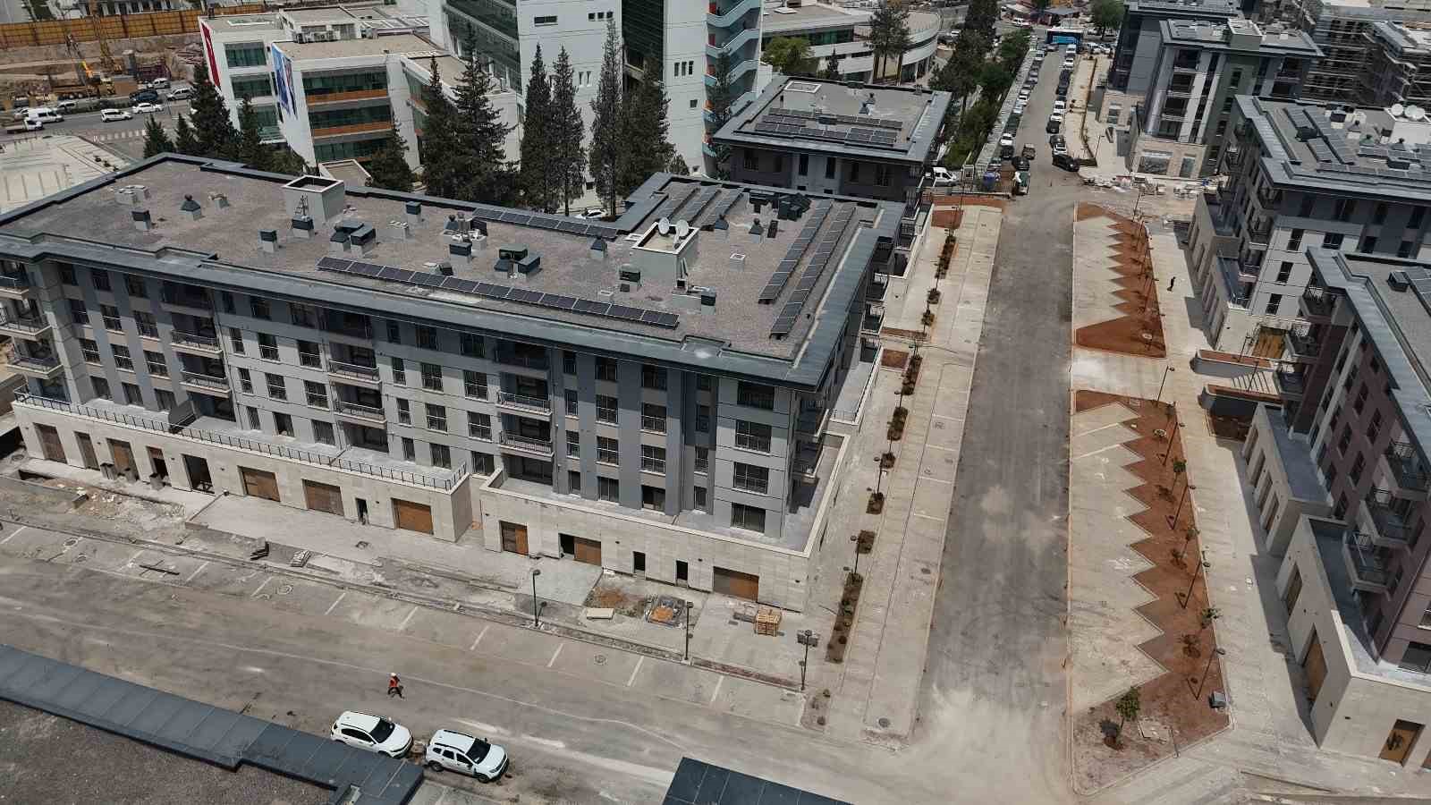 Kahramanmaraş’ta deprem konutları yükseliyor, şehir merkezi yeniden ayağa kalkıyor