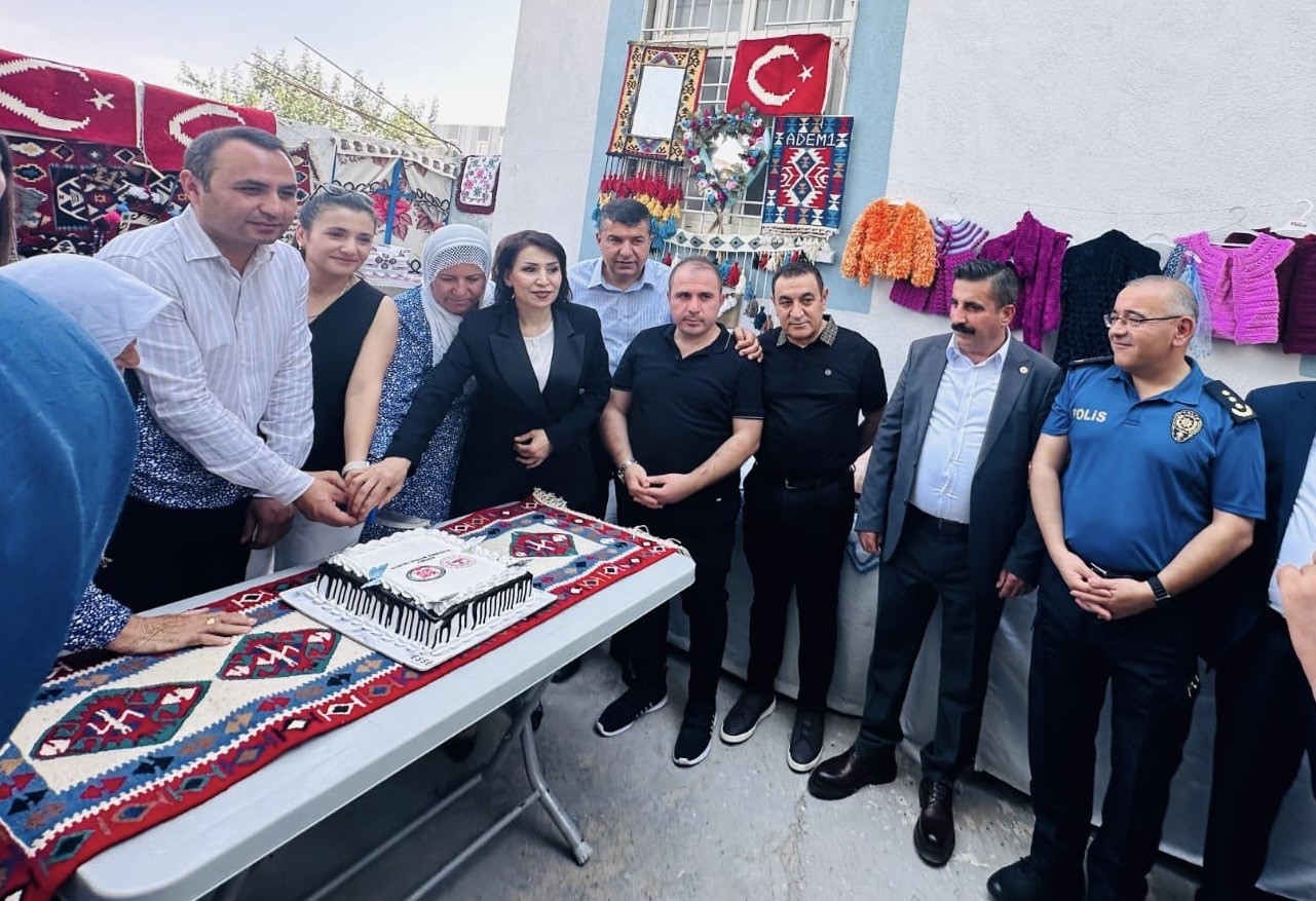 Silopi ADEM1’de yılsonu sergisi açıldı
