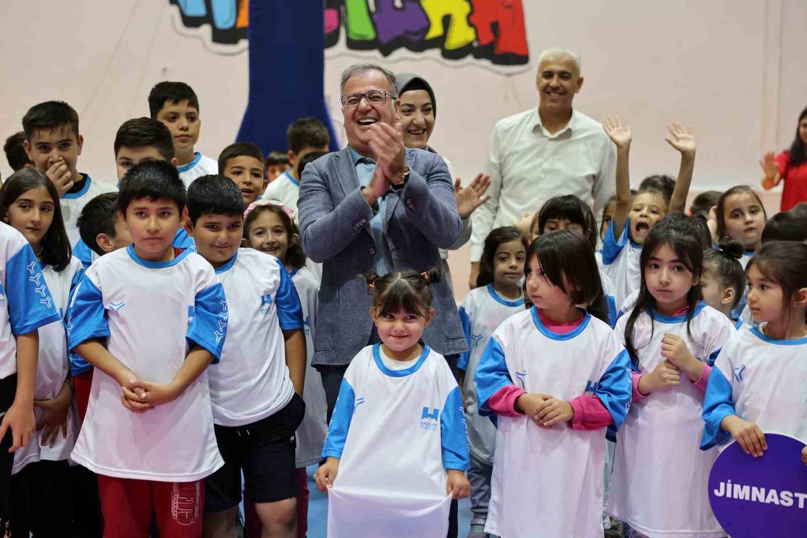 Başkan Özdoğan: "Çocuklarımıza sağlıklı yaşam alışkanlığı kazandırmak önceliğimizdir"