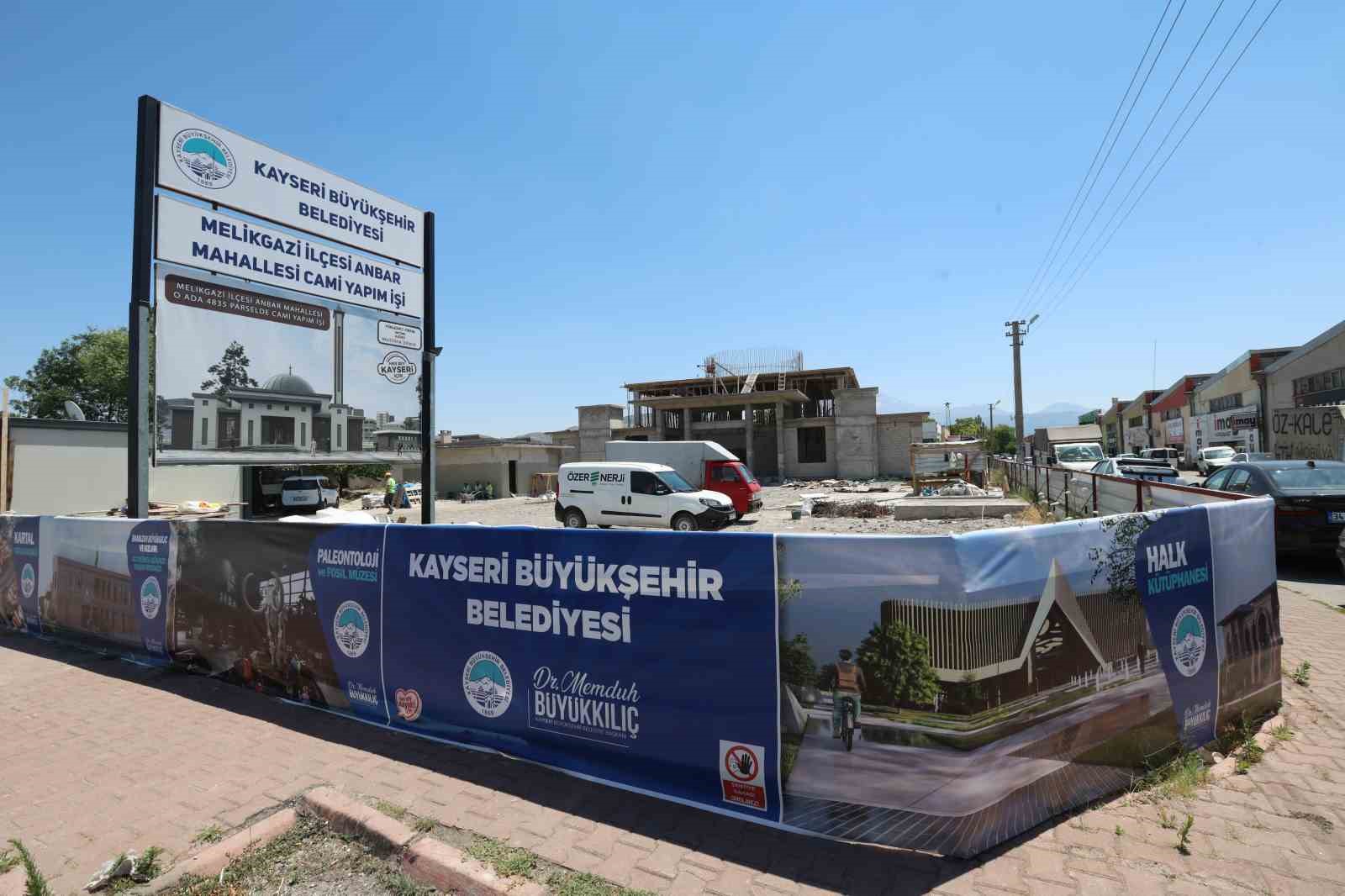 Başkan B&uuml;y&uuml;kkılı&ccedil;, belediye-hayırsever iş birliği &ouml;rneği Muhittin Birdal Camii &ccedil;alışmalarını inceledi
