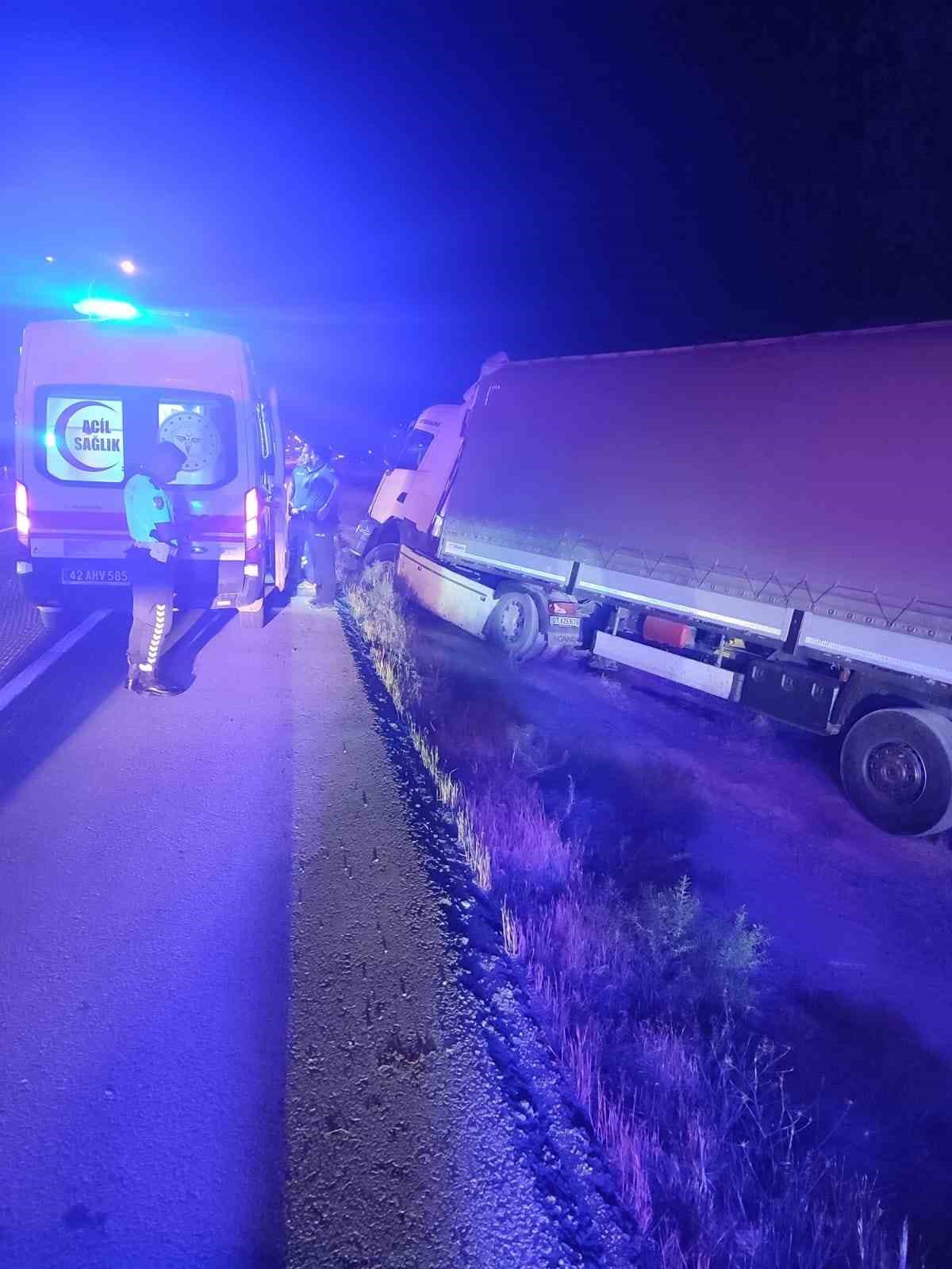 Karapınar’da tır şarampole düştü: 1 yaralı