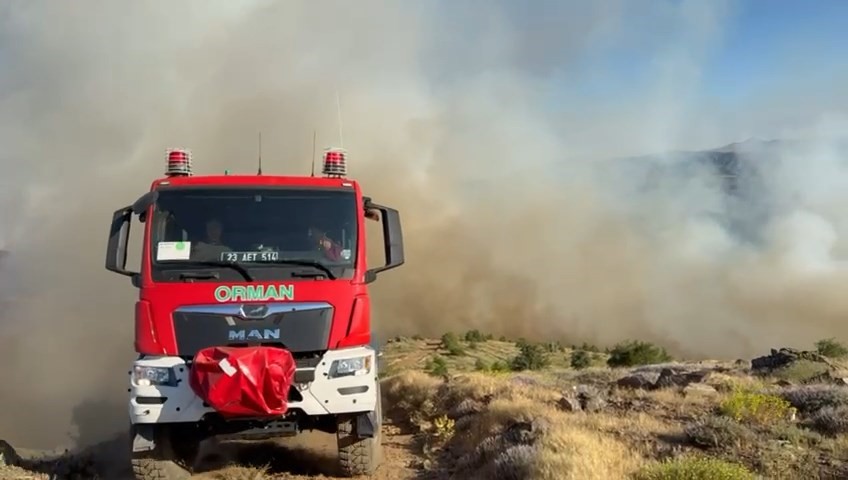 Elazığ’da örtü yangınında 500 dönüm alan zarar gördü