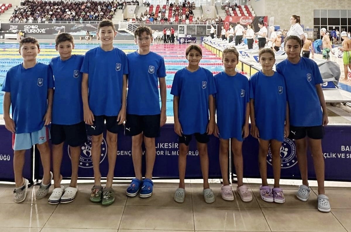 Yunusemreli yüzücüler SEM yarışlarında göz doldurdu