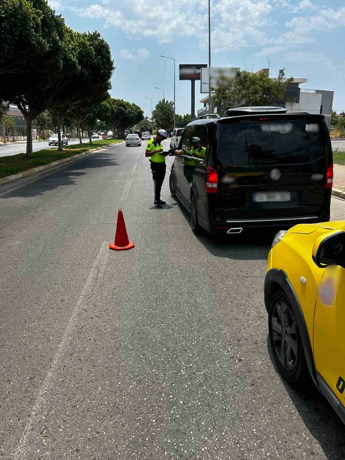 Antalya’da 1 haftada 57 bin araç denetlendi, 16 bin sürücüye ceza