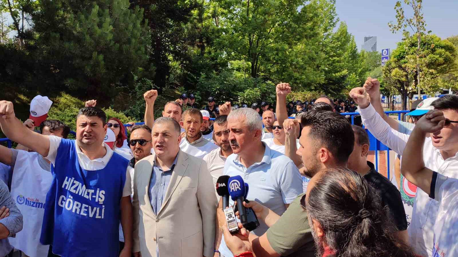 Hizmet-İş Sendikası Genel Başkan Vekili Özdemir: "Bizim eylemlerimizde de, yürüyüşlerimizde de kavga göremezsiniz"