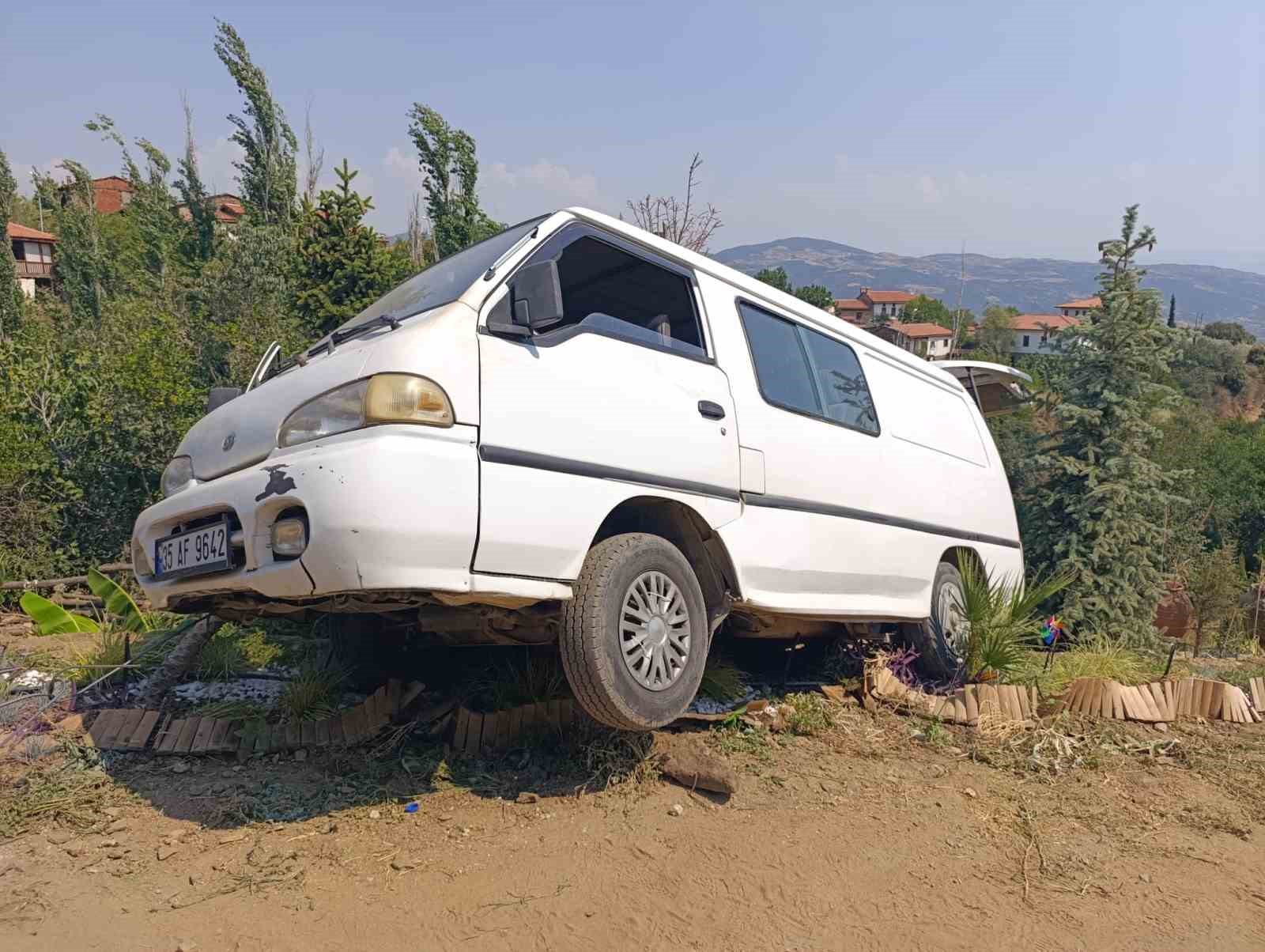 Peyzaj bahçesi çalışanı aracın altında kalarak hayatını kaybetti