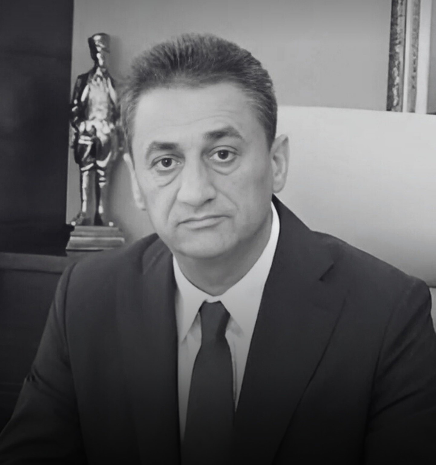 Sivas’ta trafik kazası geçiren Bitlis eski Valisi Erol Karaömeroğlu hayatını kaybetti