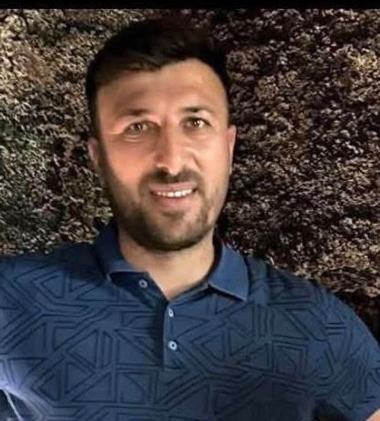 Duvara arpp yola savrulan otomobilin srcs kurtarlamad
