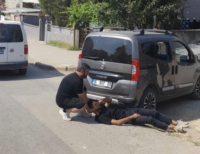 Kamyonetle çarpışan motosiklet sürücüsü yaralandı