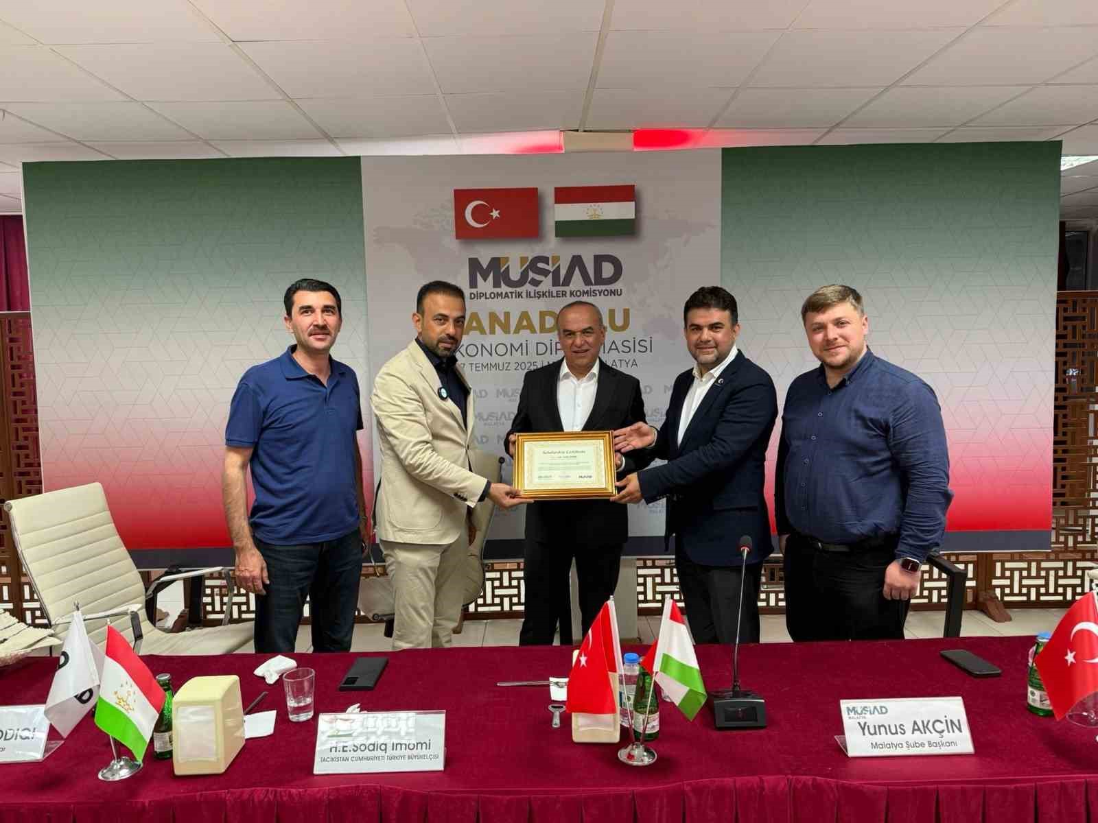 Tacikistan ile ekonomik köprüler kuruluyor