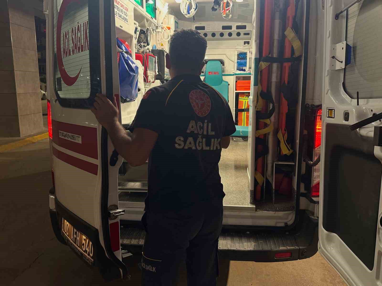 Adıyaman’da çapa motoru devrildi: 4 yaralı