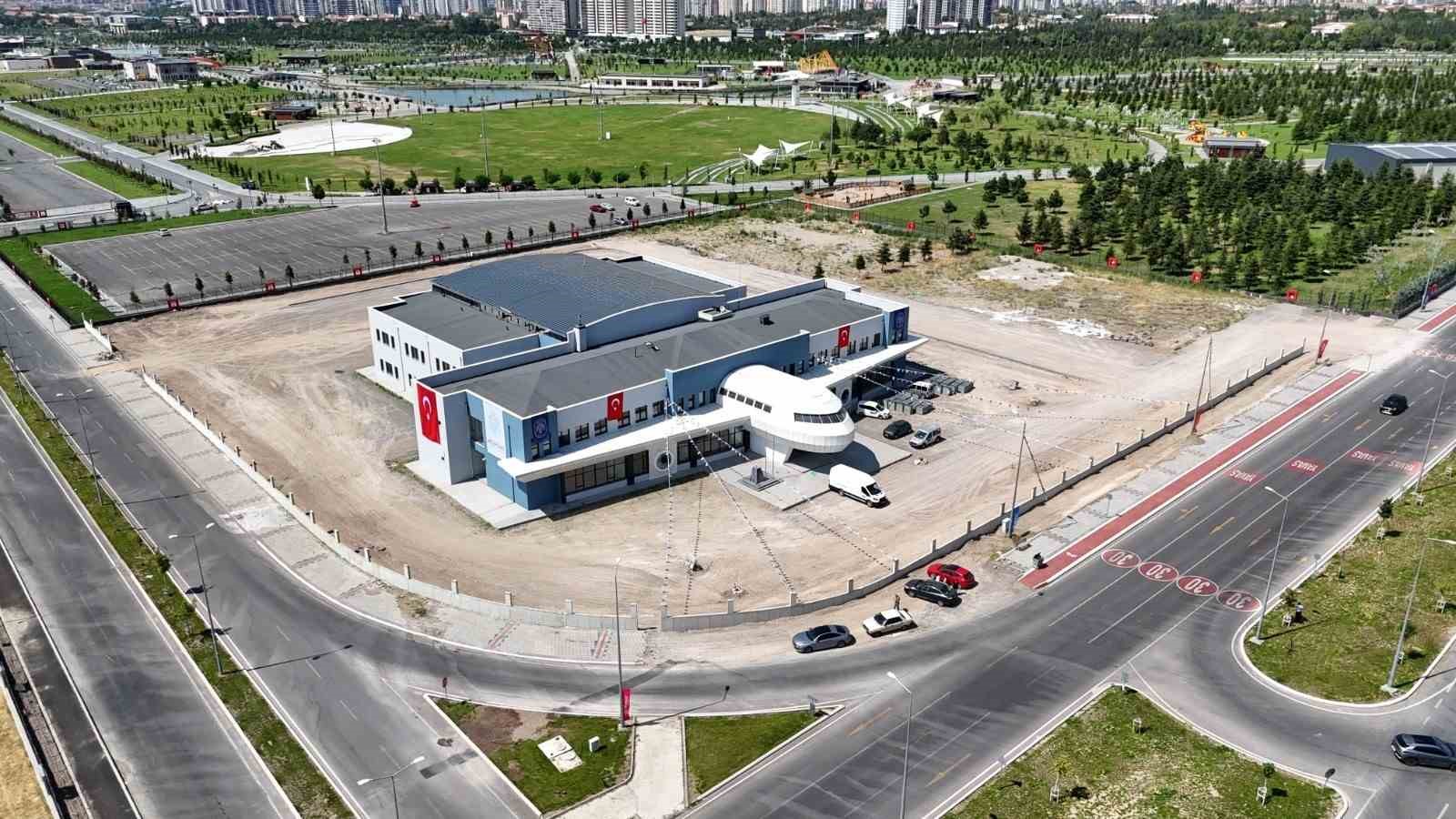 Başkan Palancıoğlu’nun gerçek olan hayali havacılık lisesi öğrenci ve velilere tanıtıldı