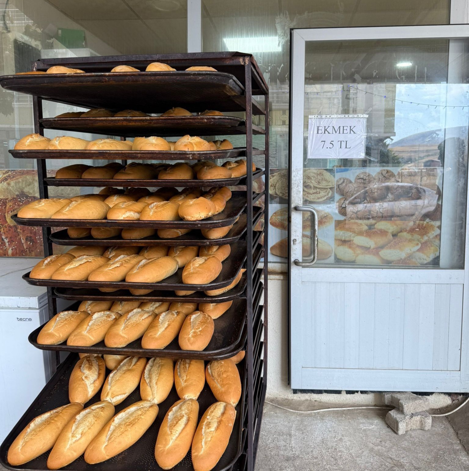 Kurtalan’da bir işletme vatandaşa destek için ekmek fiyatını düşürdü