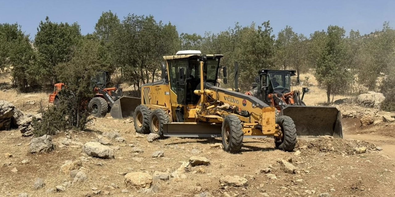 Terörden boşalan köylere 45 kilometrelik yol yapılıyor
